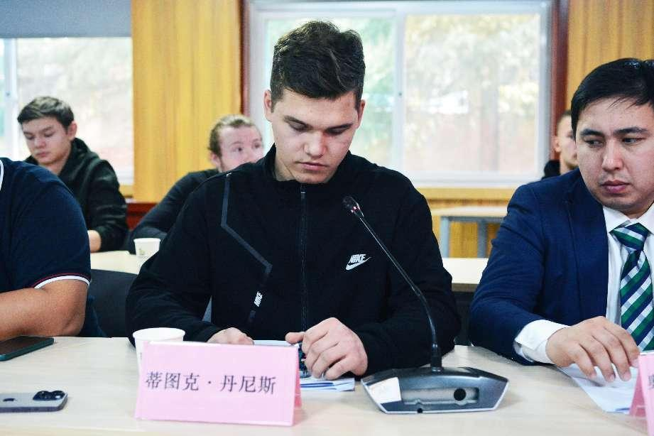 “一帶一路”職教聯(lián)盟成功舉辦哈薩克斯坦高校聯(lián)盟ERG SKILLS職業(yè)技能競(jìng)賽獲獎(jiǎng)選手赴“一帶一路”職教聯(lián)盟單位培訓(xùn)項(xiàng)目開班儀式7.png